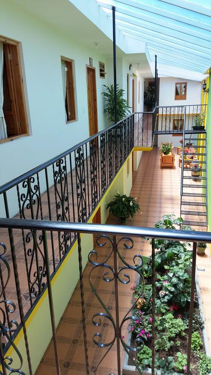 Hotel Posada Las Rosas San Cristóbal de Las Casas Dış mekan fotoğraf