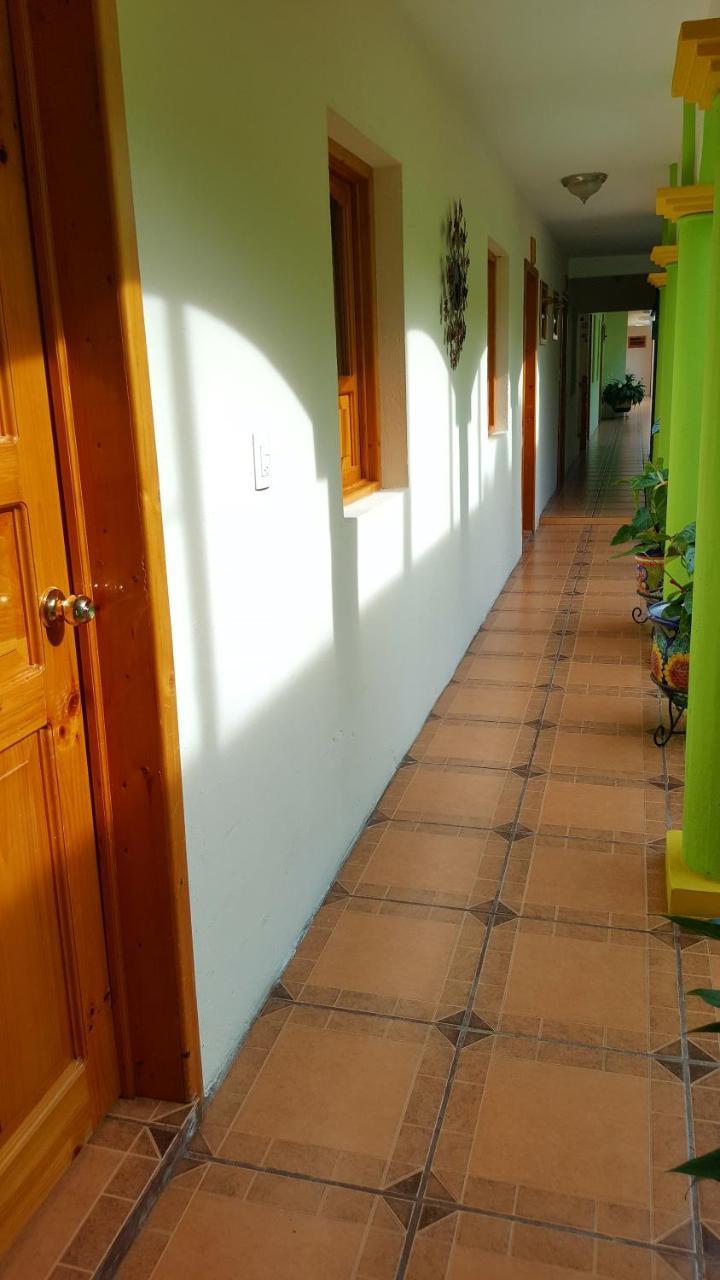Hotel Posada Las Rosas San Cristóbal de Las Casas Dış mekan fotoğraf